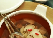 隔水炖与直接炖：哪种烹饪方式更胜一筹？