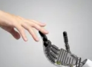 人形机器人与智能网联汽车双轮驱动：新一代智能终端重塑产业格局