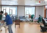 "多代同楼"养老模式受追捧：年轻人以优惠租金入住养老机构陪伴老人